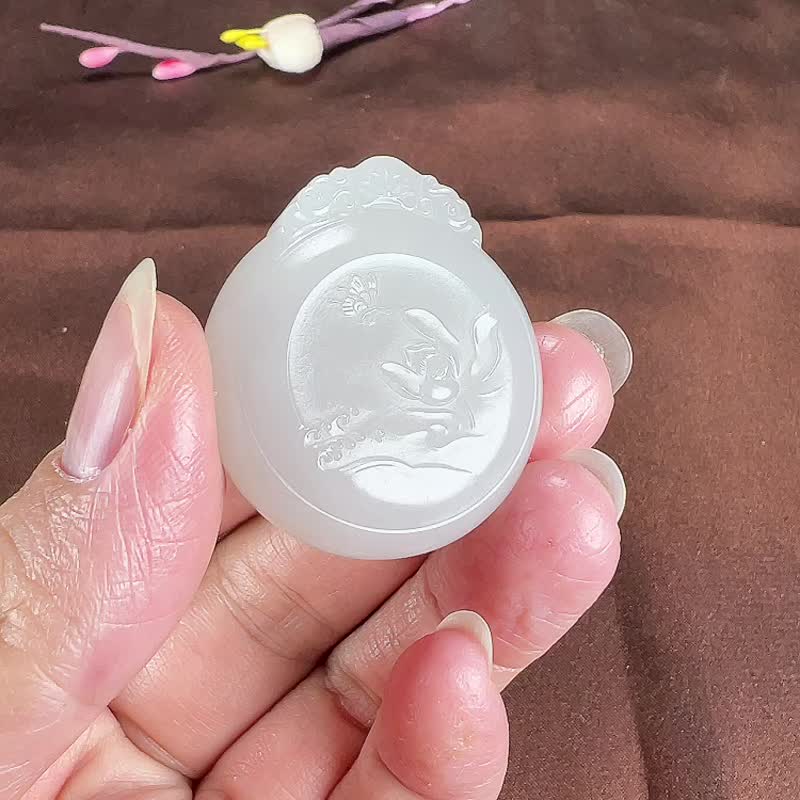 天然新疆和田玉羊脂玉花開富貴蝶戀花平安扣吊墜玉質細膩溫潤 - 吊飾/掛飾 - 玉石 