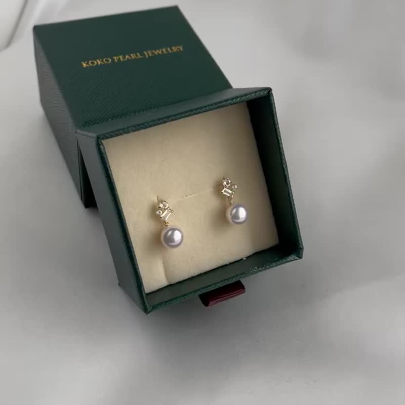 Made in Japan Akoya pearl earrings with natural topaz, dangling type, original earrings, Akoya pearl earrings - ต่างหู - ไข่มุก ขาว