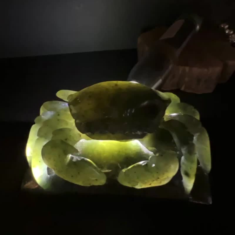 天然丹東綠凍石雕 螃蟹 丹東石 壽山石 艾葉綠 巧雕 #山奇藝術 - 擺飾/家飾品 - 玉石 綠色