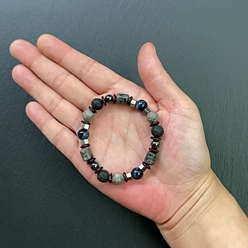 Blue tiger eye black Stone medical stone volcanic rock flame Stone coconut shell personalized steel bracelet customized - สร้อยข้อมือ - คริสตัล หลากหลายสี