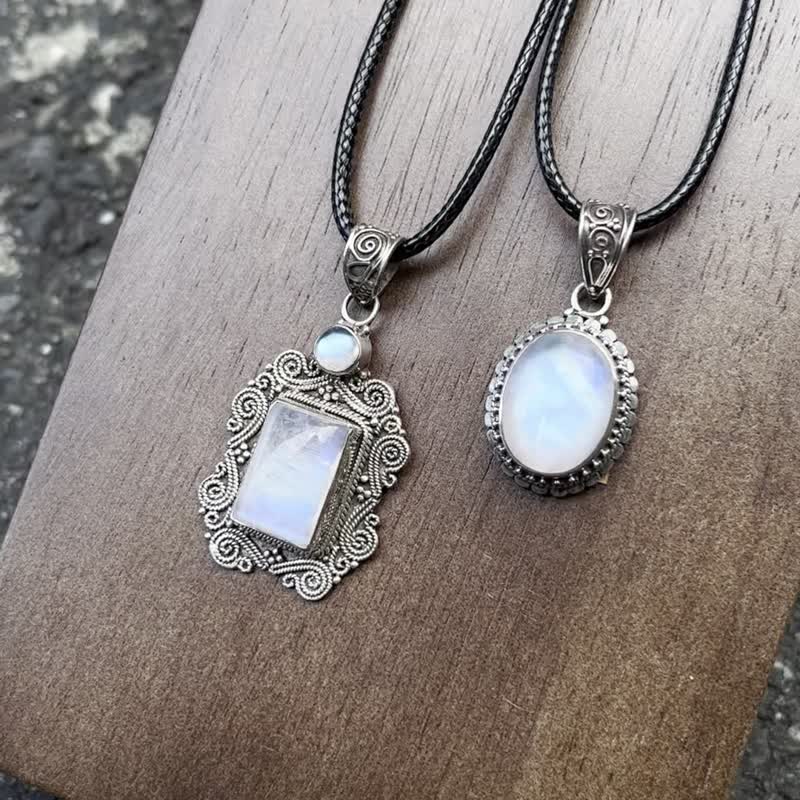 Xiyingyao 925 Silver moonstone natural stone blue moonlight necklace ethnic style retro hippie men and women - สร้อยคอ - คริสตัล สีเงิน