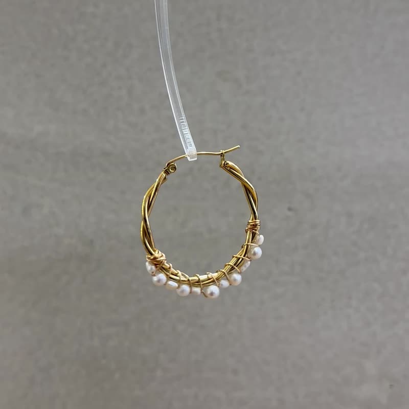 OUD Original Handmade Teeny Tiny Freshwater Pearls Stainless Still Hoop Earrings - ต่างหู - ไข่มุก ขาว