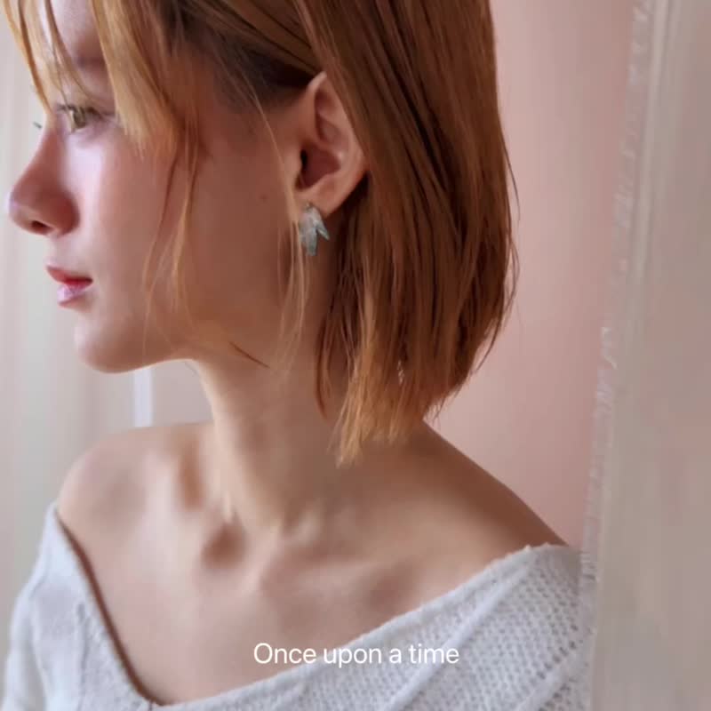 Xmas | AQUA LAKE * Lake Green Brass Cold Enamel Poinsettia Earrings - ต่างหู - ทองแดงทองเหลือง สีน้ำเงิน