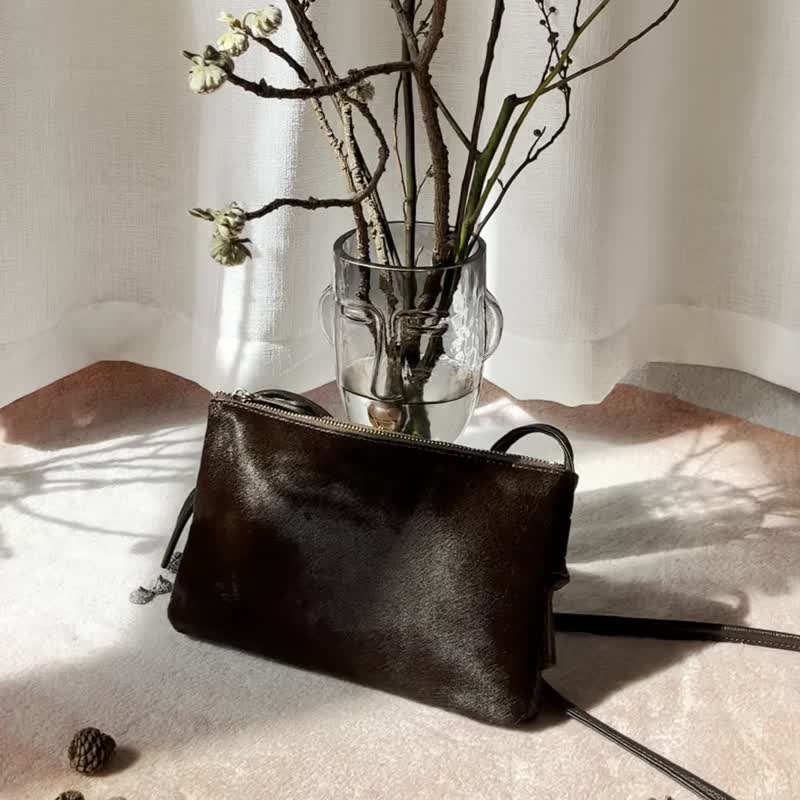 【Off-season sale】・Dark Brown・Minimal Crossbody・Cacao - Messenger Bags & Sling Bags - Genuine Leather Brown