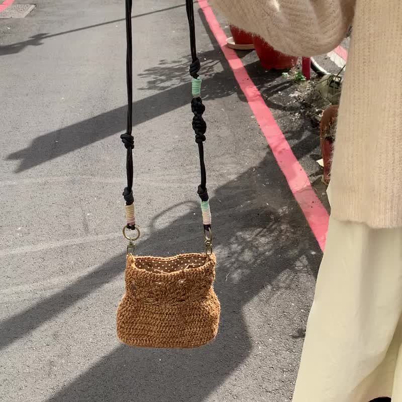 Fishing bag woven small bag / Linen woven / crossbody bag / woven bag - Messenger Bags & Sling Bags - Cotton & Hemp Brown