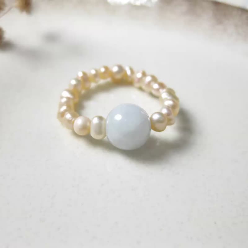 Christmas gift box | Bead string design ring Burmese jade + pink rice pearls / Safe and cherish you and protect you / - แหวนทั่วไป - หยก ขาว