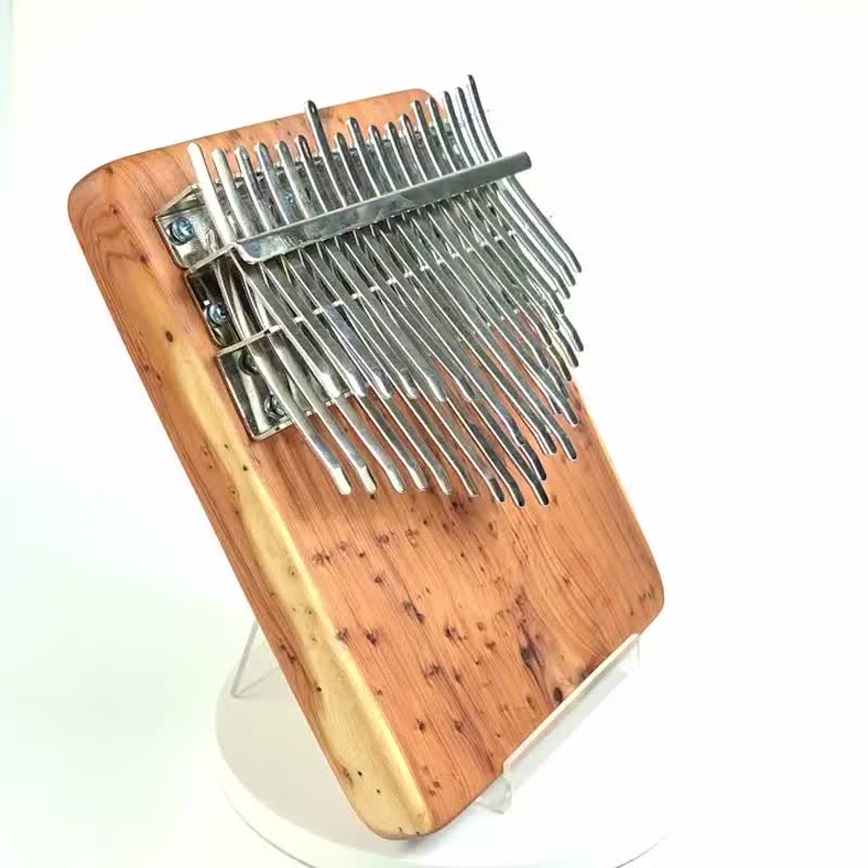 台灣刺柏拇指琴/34音拇指琴/KALIMBA - 吉他/樂器 - 木頭 金色