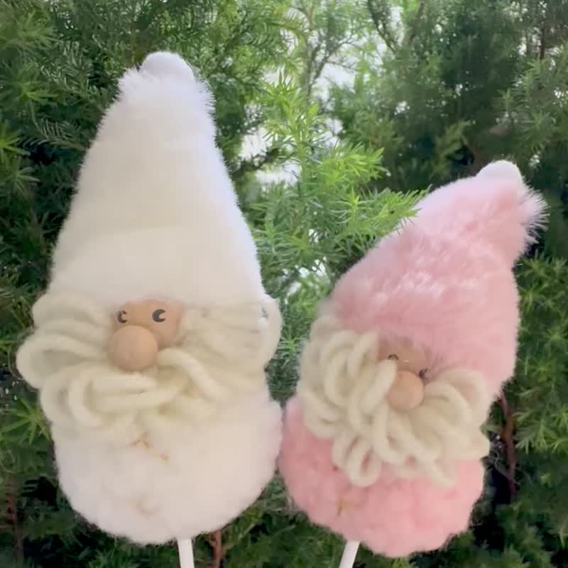 Christmas Finnish Tonttu white/pink elf flower vase is a plush flower gift not to be missed in December - ของวางตกแต่ง - ผ้าฝ้าย/ผ้าลินิน สึชมพู