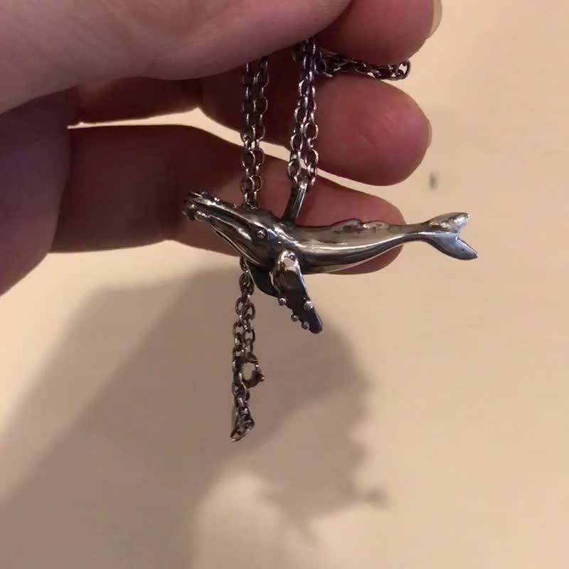 humpback Silver necklace in flight - Necklaces - Silver Blue