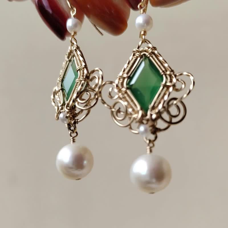 14kGF ロイヤルスタイル オーロラパールイヤリング、グリーン天然淡水真珠を使用したハンドメイド、低刺激性 - ピアス・イヤリング - 金属 ゴールド