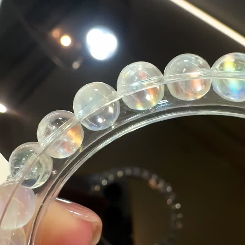 精品稀有礦馬島彩虹藍月光幻彩色手珠6mm10g人緣桃花提升魅力 - 手鍊/手環 - 水晶 多色