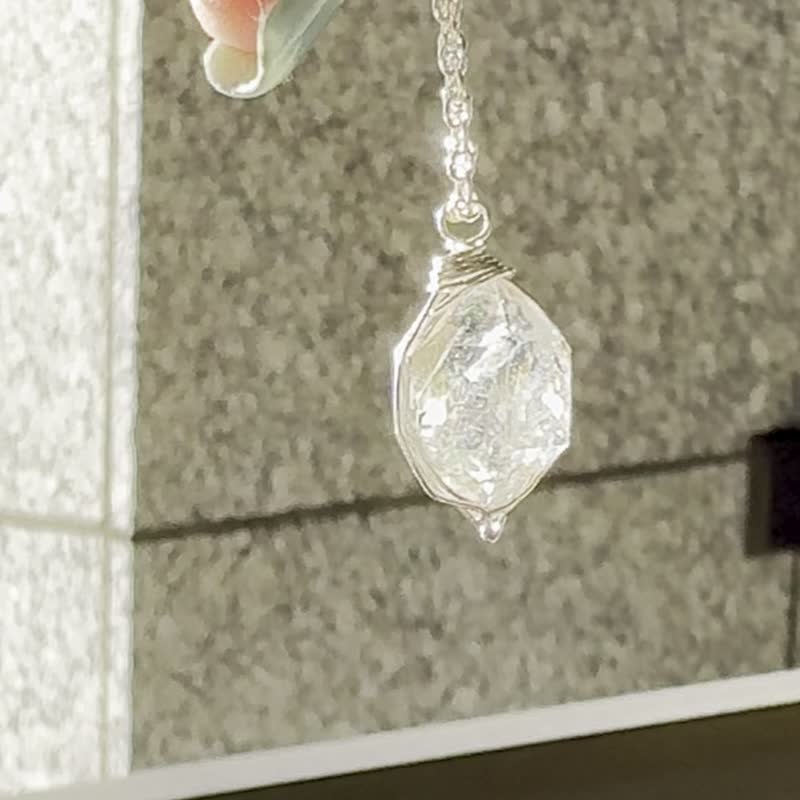Shining Diamond Necklace Original Mineral Herkimon - สร้อยคอ - คริสตัล 