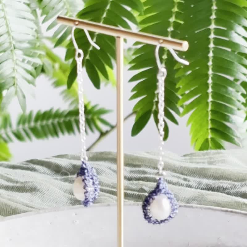 Dangling Freshwater Pearl Earrings/Ear Clips - Elegant Accessories for Adults - ต่างหู - ไข่มุก สีน้ำเงิน