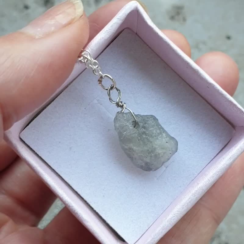 Rough Labradorite Necklace, 925 Silver, Capricorn, Aquarius stone, X-mas gift - Necklaces - Gemstone Gray