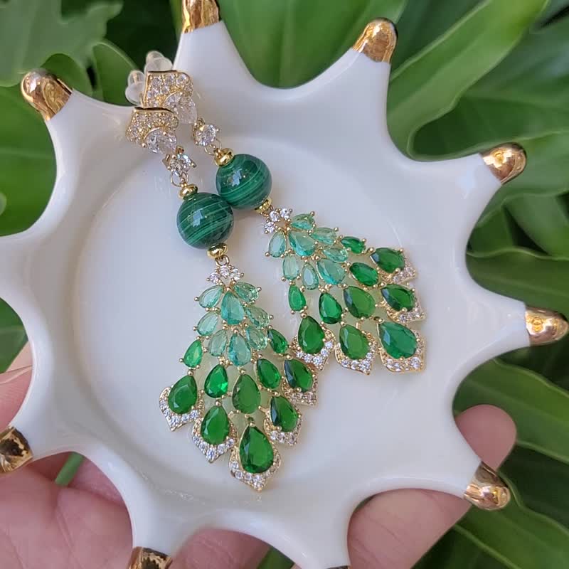 Stone brilliant green Stone crystal rhinestone glass luxury lucky rich earrings single product - ต่างหู - เครื่องเพชรพลอย สีเขียว