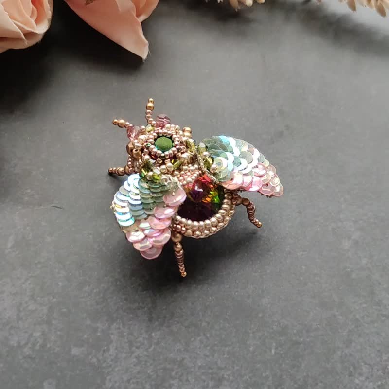 Jewelry Embroidery Stereo Crystal Insect Brooch-Fantasy Green Pearl Bubble Bug Brooch - เข็มกลัด - วัสดุอื่นๆ สีเขียว