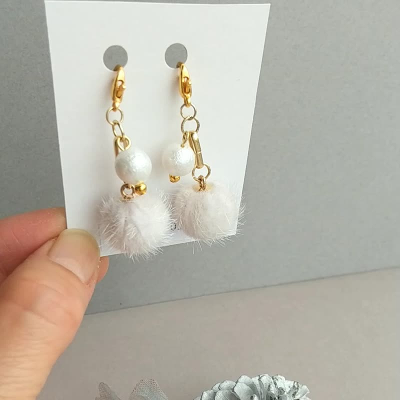 Fur Ball Mask Charm White Going out, daily use, gift, mask accessory - Charms - Other Materials White