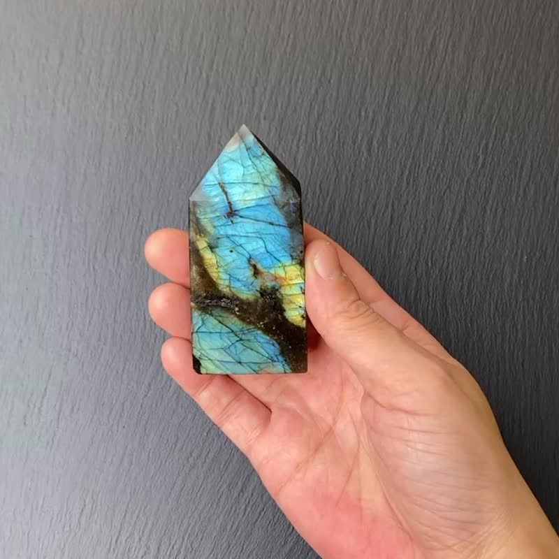 Rainbow Gradient Labradorite Double-Sided Light Energy Column Feng Shui Small Items for Home Gifts Fast Shipping - ของวางตกแต่ง - คริสตัล หลากหลายสี