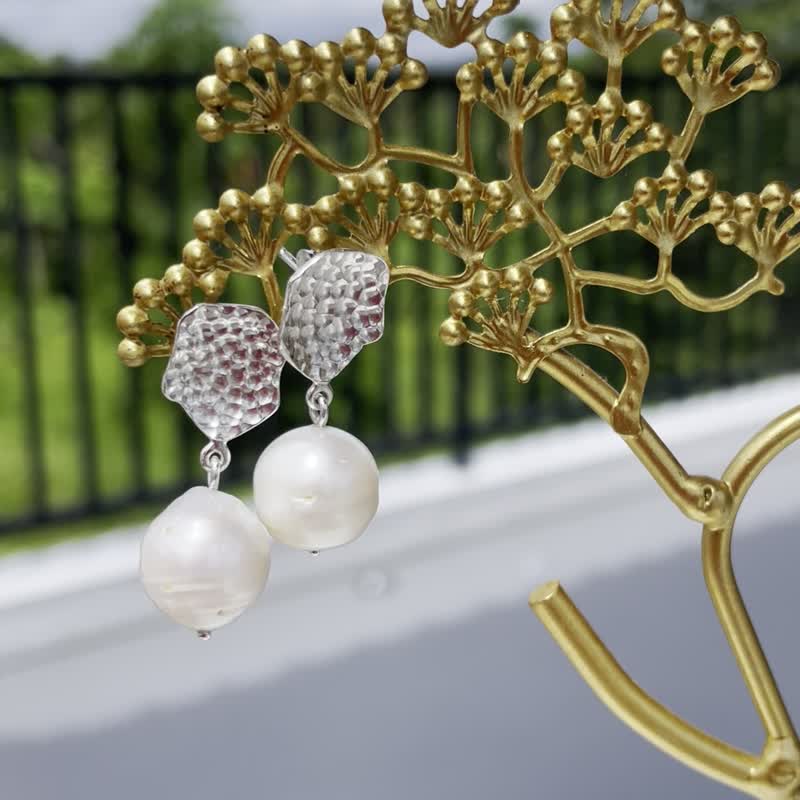 Baroque pearl silver earrings, pearl earrings, pearl gift, freshwater pearls - Earrings & Clip-ons - Sterling Silver White