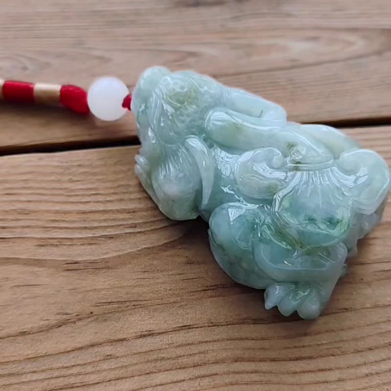 Pro-Cui Natural Jade Ice Green Floating Flower Lucky Big Pixiu Hand Toy - Items for Display - Jade Multicolor