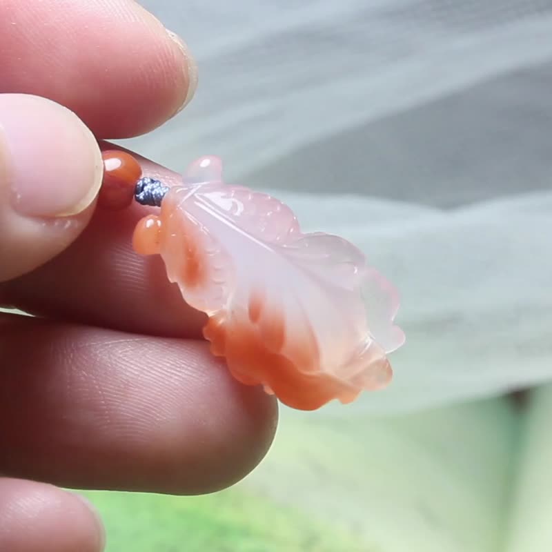 [Little Goldfish] Natural southern red agate small pendant/lively and cute jade pendant/meaning a house full of gold and jade - Necklaces - Jade Red