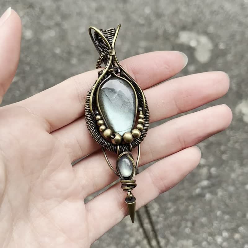 Welcome Yao Labradorite Blue Labradorite Bronze Necklace Winding Ethnic Style Hippie Retro Men and Women - สร้อยคอ - คริสตัล สีทอง