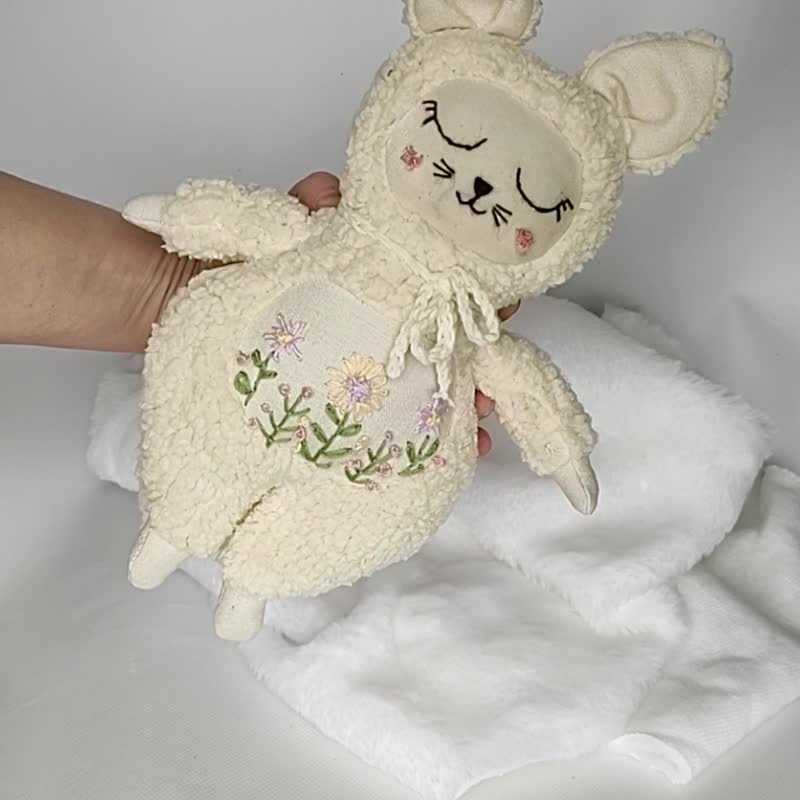 Toy cat handmade. A child's toy. Boucle and flax. Kitty - 寶寶/兒童玩具/玩偶 - 其他人造纖維 多色