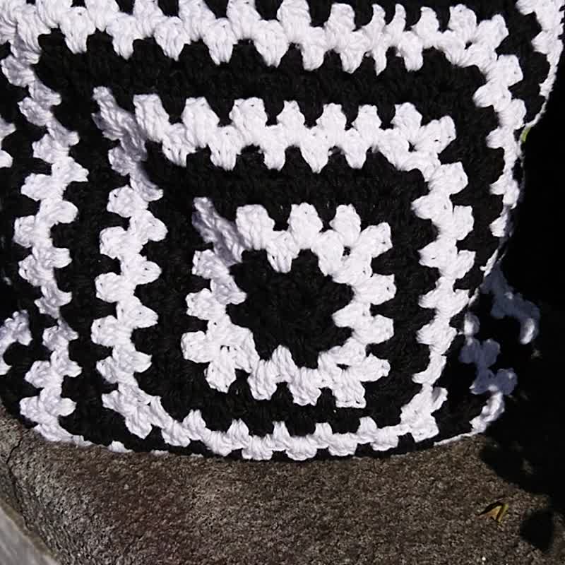 Spot area/original hand-woven classic black and white splicing swirl handbag/walking bag/woven bag - Handbags & Totes - Cotton & Hemp 