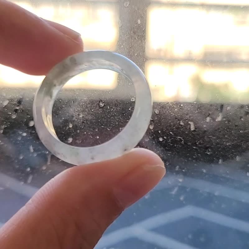 【親翠】天然翡翠 高冰起瑩光超透烏雞帶綠手指鐲18號戒圈 - 戒指 - 玉石 多色