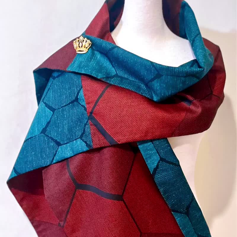 Purely handmade Japanese antique cloth with black background, red and green contrasting colors, hexagonal geometric tortoise shell pattern scarf, love red diamond shawl - ผ้าพันคอถัก - ขนแกะ หลากหลายสี