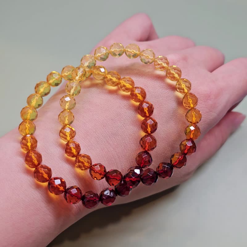 Honey three-color gradient faceted amber bracelet - สร้อยข้อมือ - เรซิน หลากหลายสี