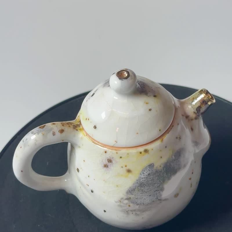 余華宇老師新作-白瓷鼠志野鎏金壺-容量約200ml - 茶壺/茶杯/茶具 - 瓷 