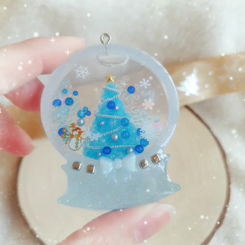 聖誕節 聖誕樹 鑰匙圈 吊飾 流沙 雪花 水晶球 夜光 聖誕禮物 藍 - 鑰匙圈/鑰匙包 - 樹脂 藍色