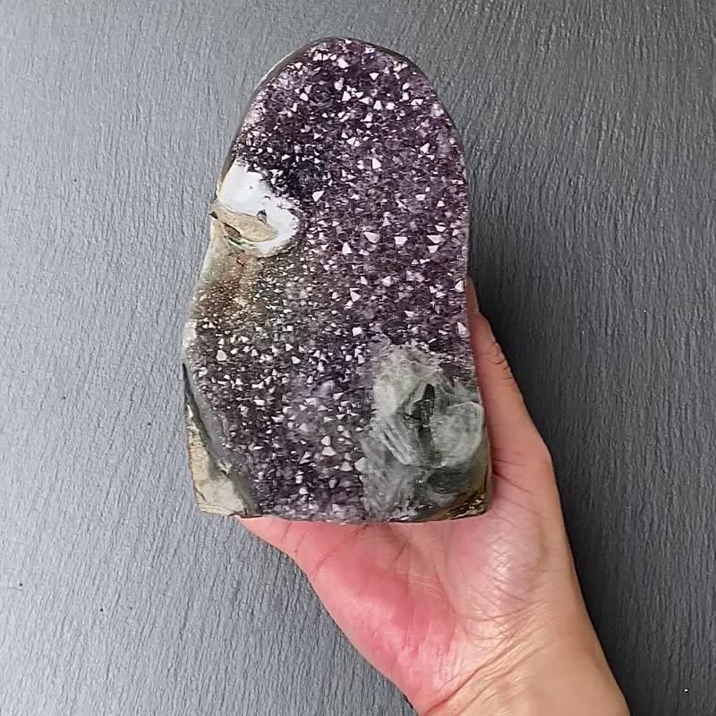 招財開運-天然原礦異象滿天星紫晶花球鎮共生方解石帶財眼 - 擺飾/家飾品 - 水晶 多色