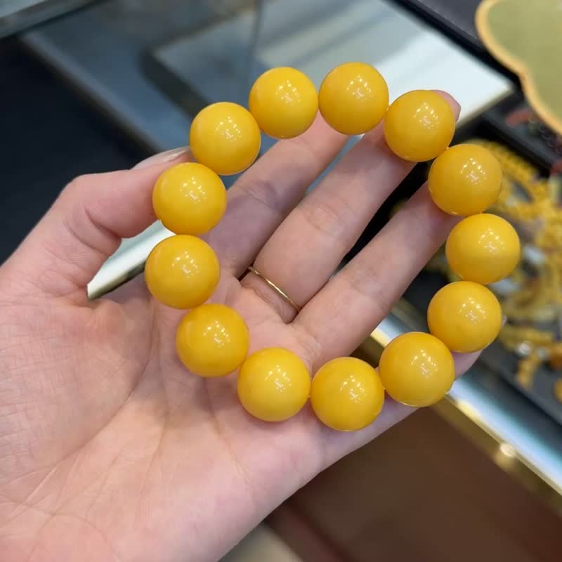 收藏級 17.5MM霸氣男款 天然雞油黃老蜜蠟單圈手串 滿蜜蠟質濃厚 - 手鍊/手環 - 水晶 