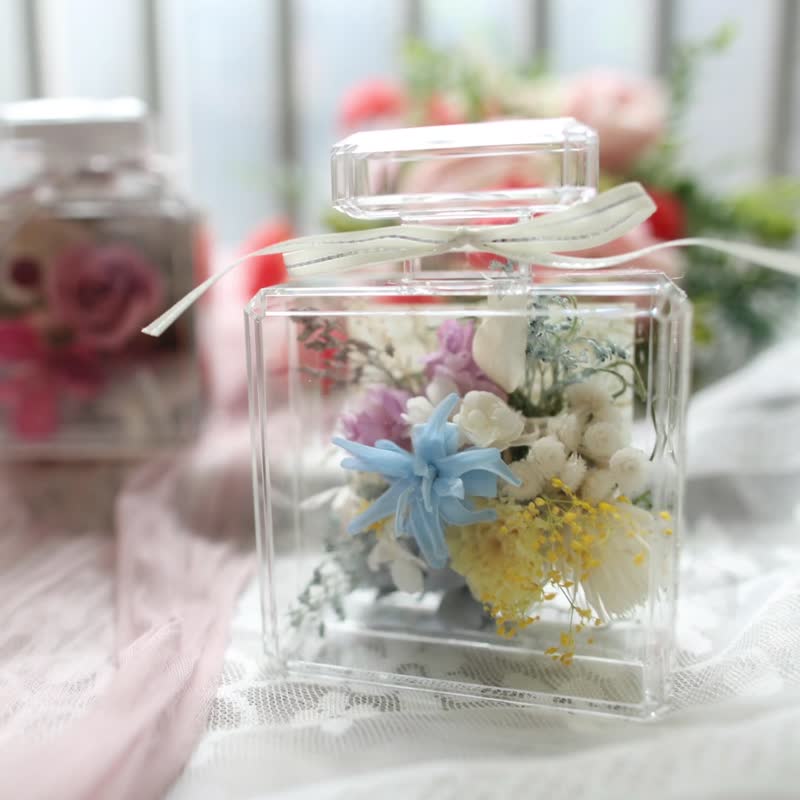 Preserved flower clean and translucent perfume vase - ช่อดอกไม้แห้ง - พืช/ดอกไม้ สึชมพู