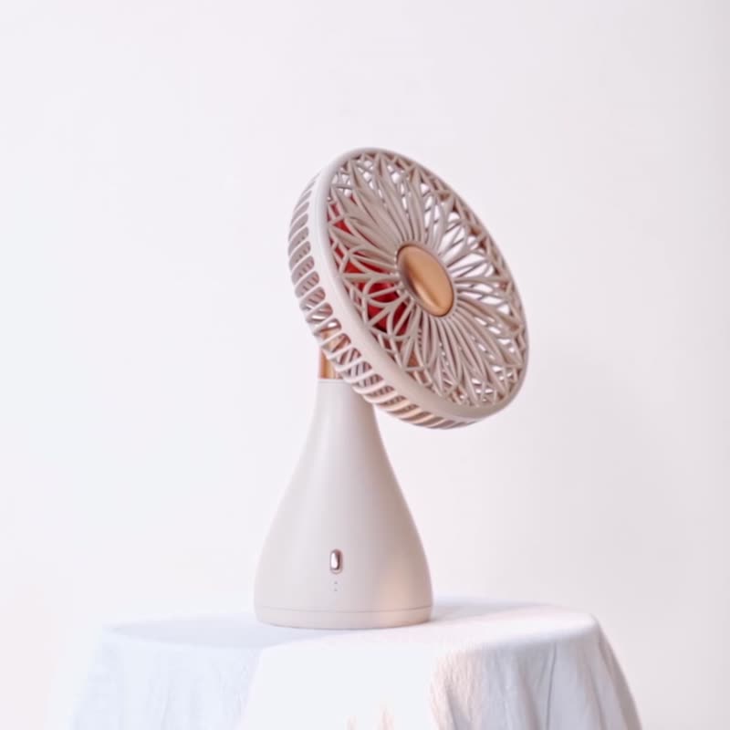 【在庫あり】ワイヤレススイングヘッドデスクトップファン - ブーケ | 180度スイングヘッド - 扇風機 - その他の素材 カーキ