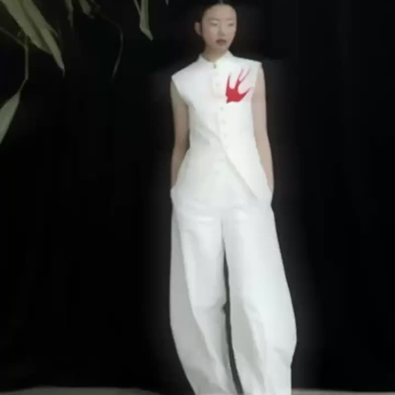 夏季新款燕子刺繡新中式馬甲背心 - 洋裝/連身裙 - 其他材質 白色