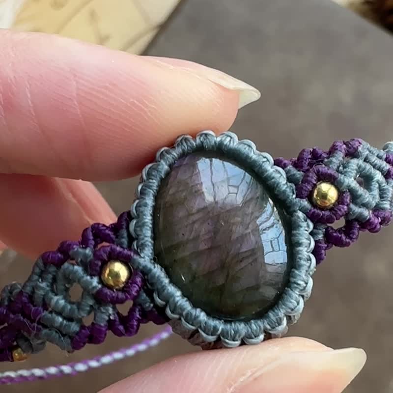 H313 Ethnic style Wax thread braided purple labradorite Bronze bead bracelet (adjustable length) - สร้อยข้อมือ - เครื่องเพชรพลอย สีเทา
