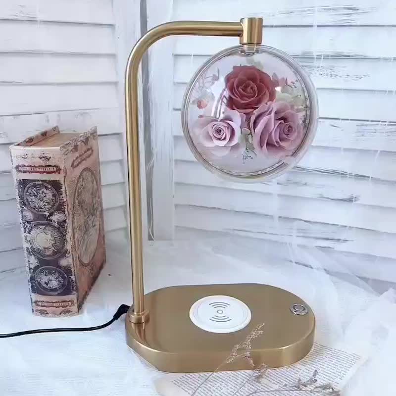 Blue core flower art eternal flower wireless charging desk lamp Valentine's day gift birthday gift customized gift - โคมไฟ - พืช/ดอกไม้ สึชมพู