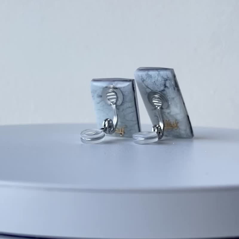 Frames earrings/pictures/magic hour 1-b醫療鋼耳環 夾式耳環 耳夾 - 耳環/耳夾/耳骨夾 - 其他材質 白色