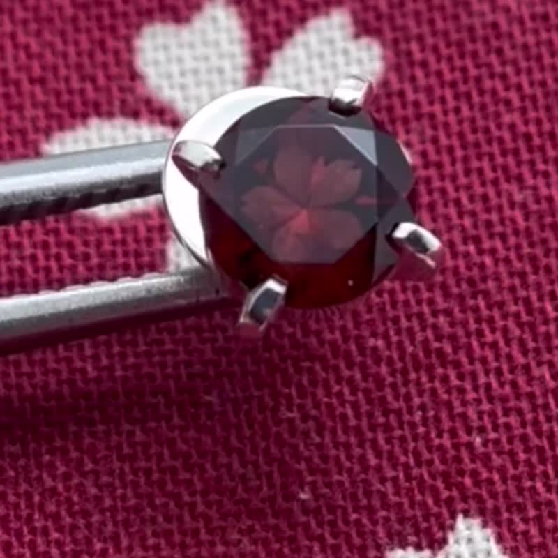 ガーネット 桜 ピアス/シルバー925 天然石/シルバーアクセサリー/メンズ/和風/着物/送料無料/日本製 - 耳環/耳夾/耳骨夾 - 純銀 銀色