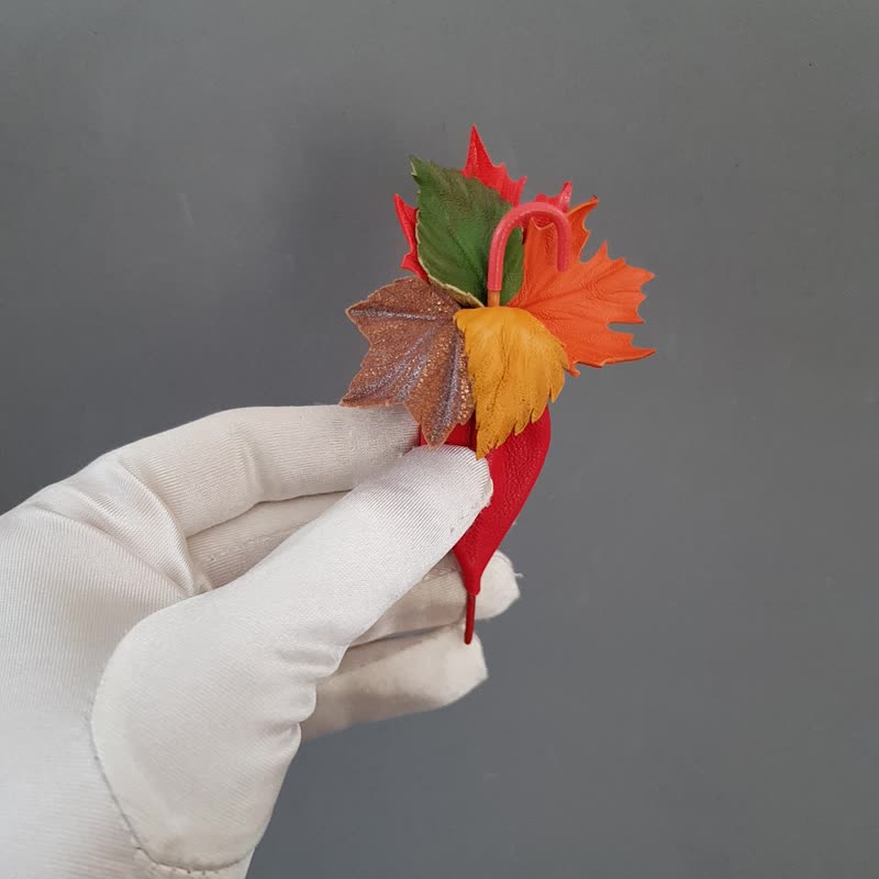 胸針 胸針 Leather brooch red umbrella with autumn leaves Leather womens jewelry - 胸針 - 真皮 紅色