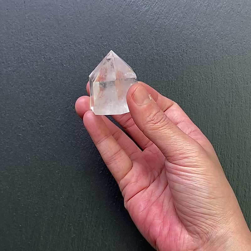 能量擺件-天然可愛胖胖彩虹白水晶共生幽靈水晶能量柱 快速出貨 - 擺飾/家飾品 - 水晶 白色