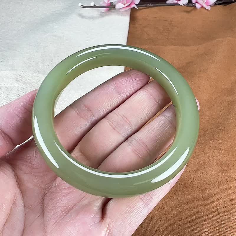 天然和田玉湖水綠手鐲 圈口60mm 玉質細膩溫潤 - 手鍊/手環 - 玉石 