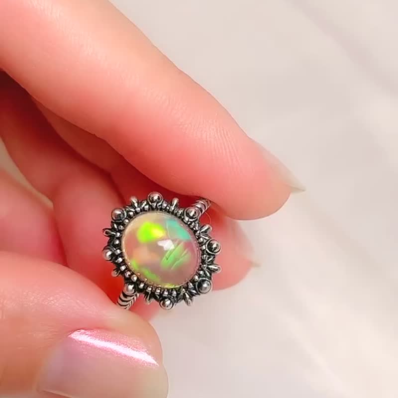 煙花白歐泊戒指  絢麗彩幻的極光光彩 / 蛋白石 / 925純銀 / Opal - 戒指 - 寶石 多色