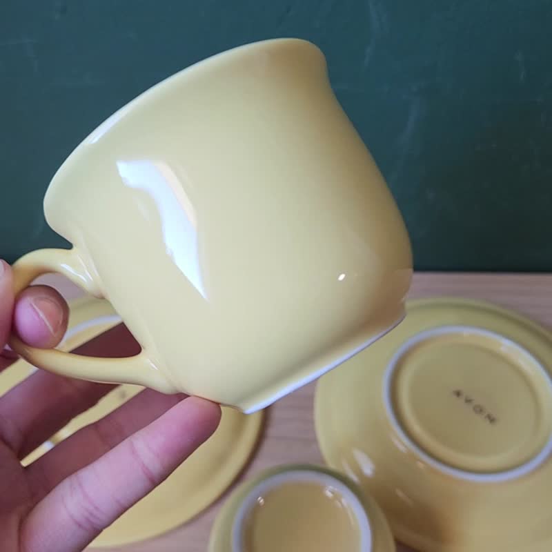 [Arctic second-hand groceries] Near new AVON yellow cup and plate set of two cups and two plates - Cups - Porcelain Yellow