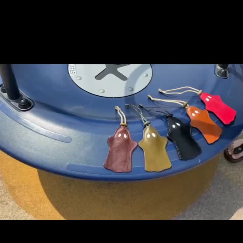 Hugins • Fujin Leather Naughty Ghost Elf Key Bag Charm Easy Card Cute - Keychains - Genuine Leather 