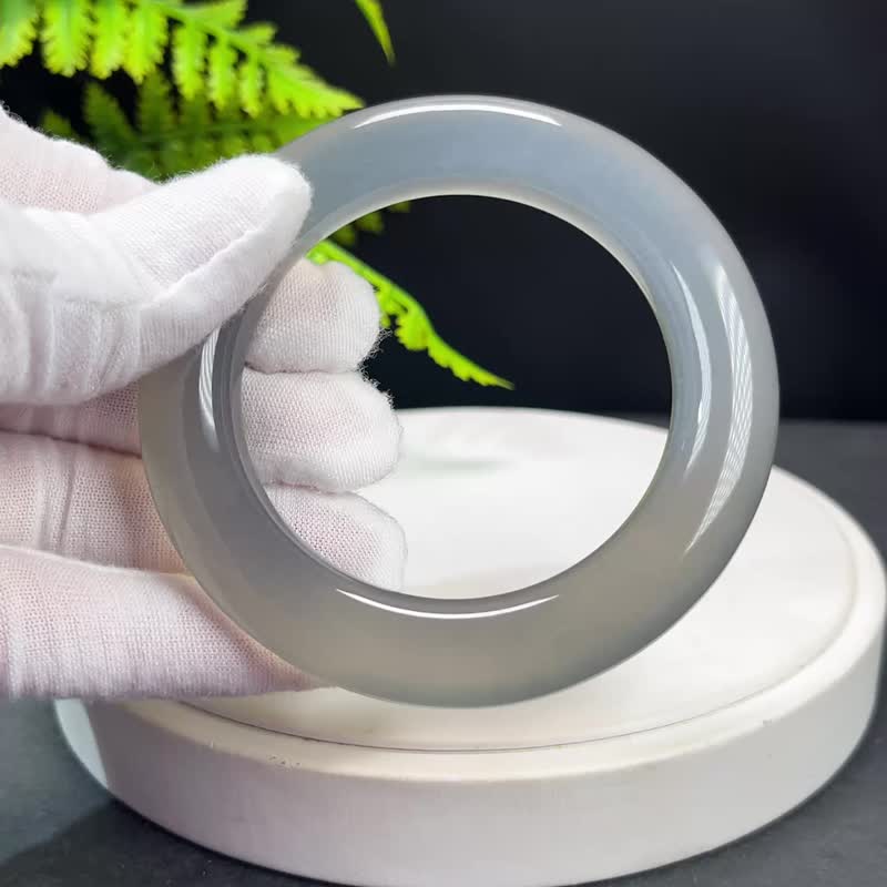 綠冰飄墨藍瑪瑙手鐲 56MM 高冰透淨體胖圓條聚寶盆 內心平靜和諧 - 手鍊/手環 - 半寶石 