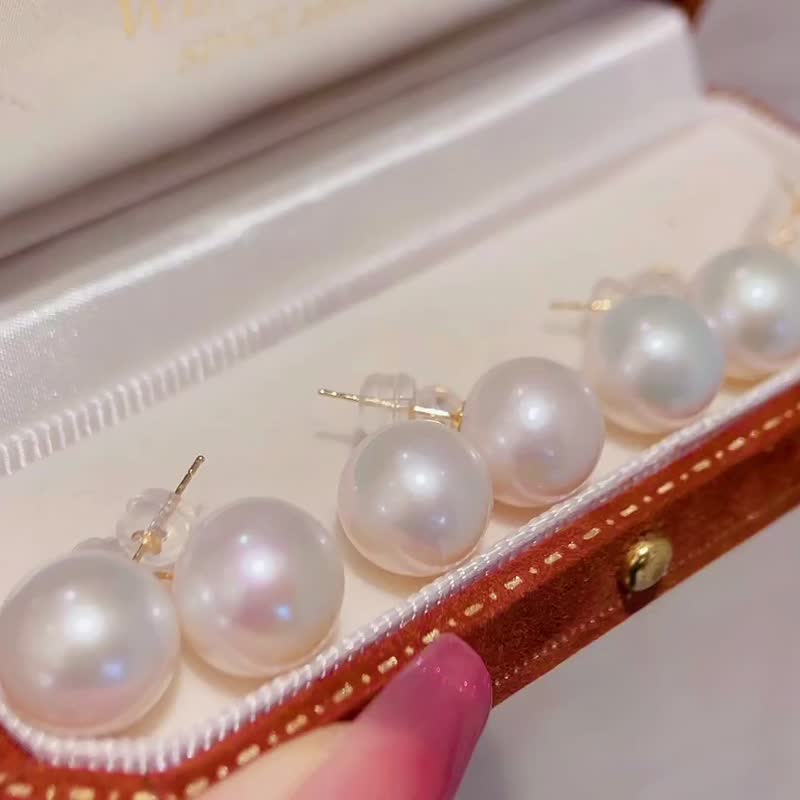 【WhiteKuo】Who looks good in 18k large size pearl earrings? - Earrings & Clip-ons - Pearl White